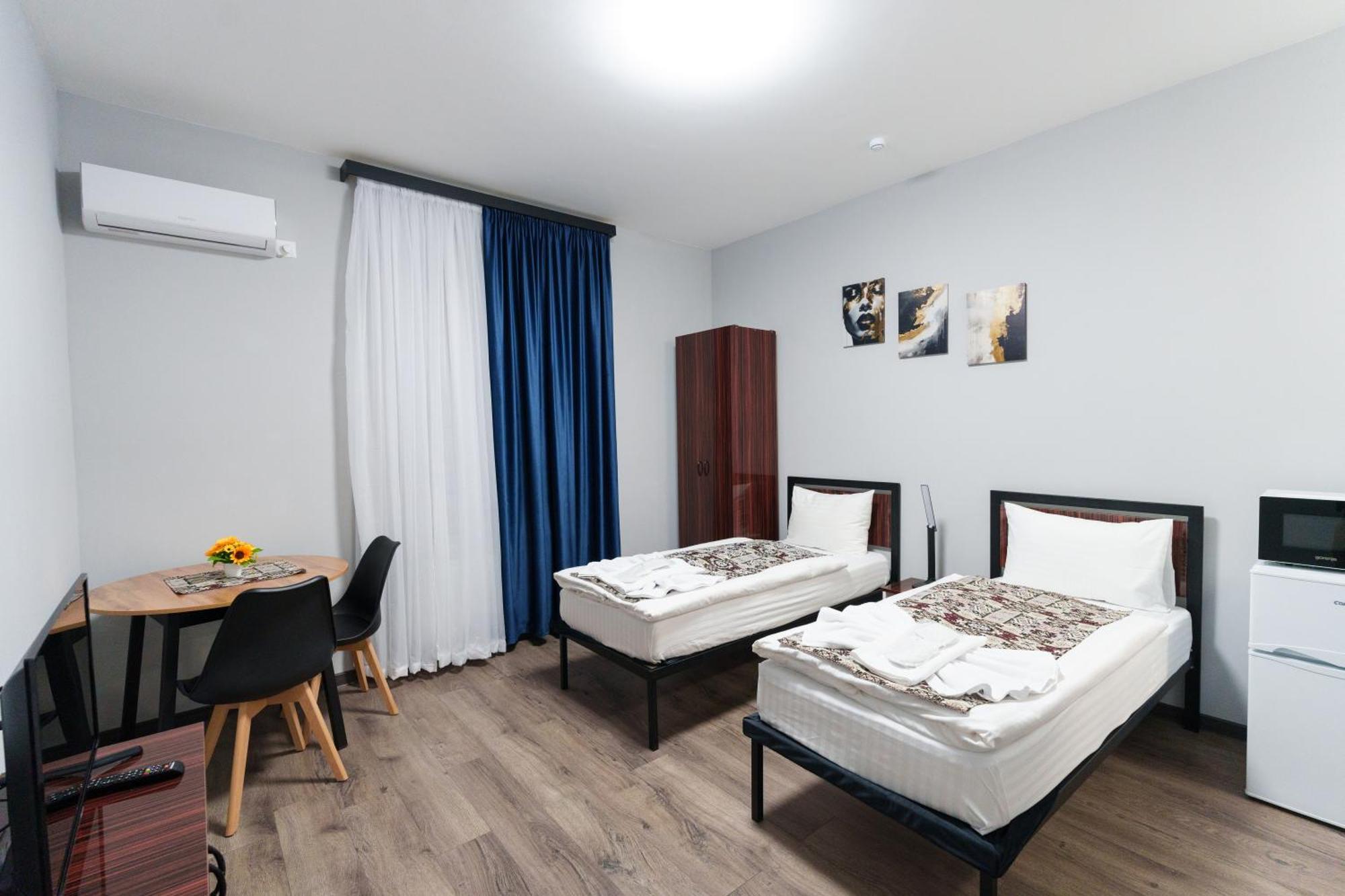 Gh Family Hotel Yerevan Ngoại thất bức ảnh