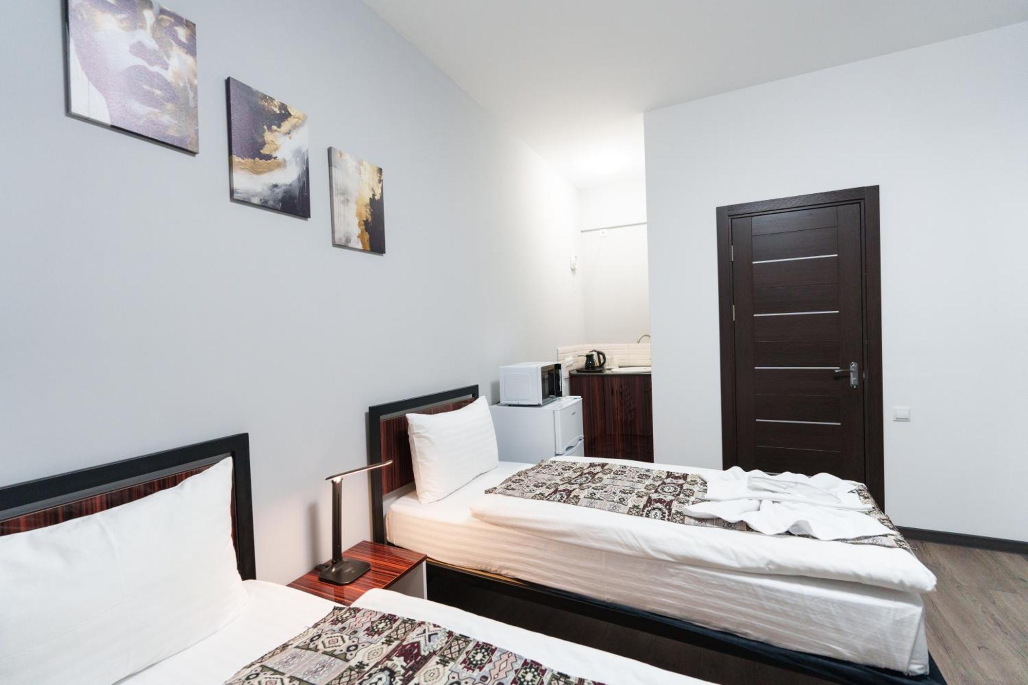 Gh Family Hotel Yerevan Ngoại thất bức ảnh