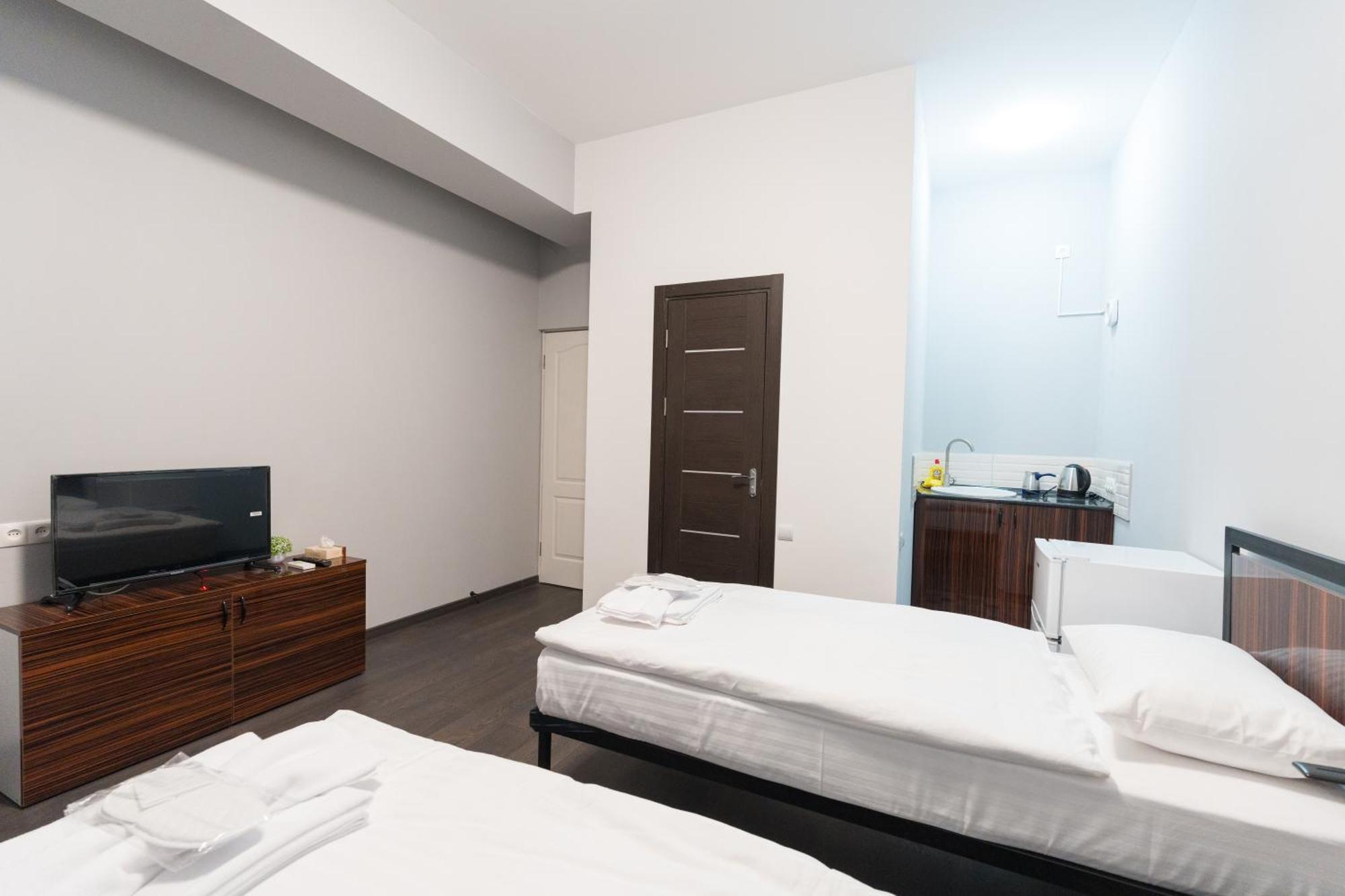 Gh Family Hotel Yerevan Ngoại thất bức ảnh