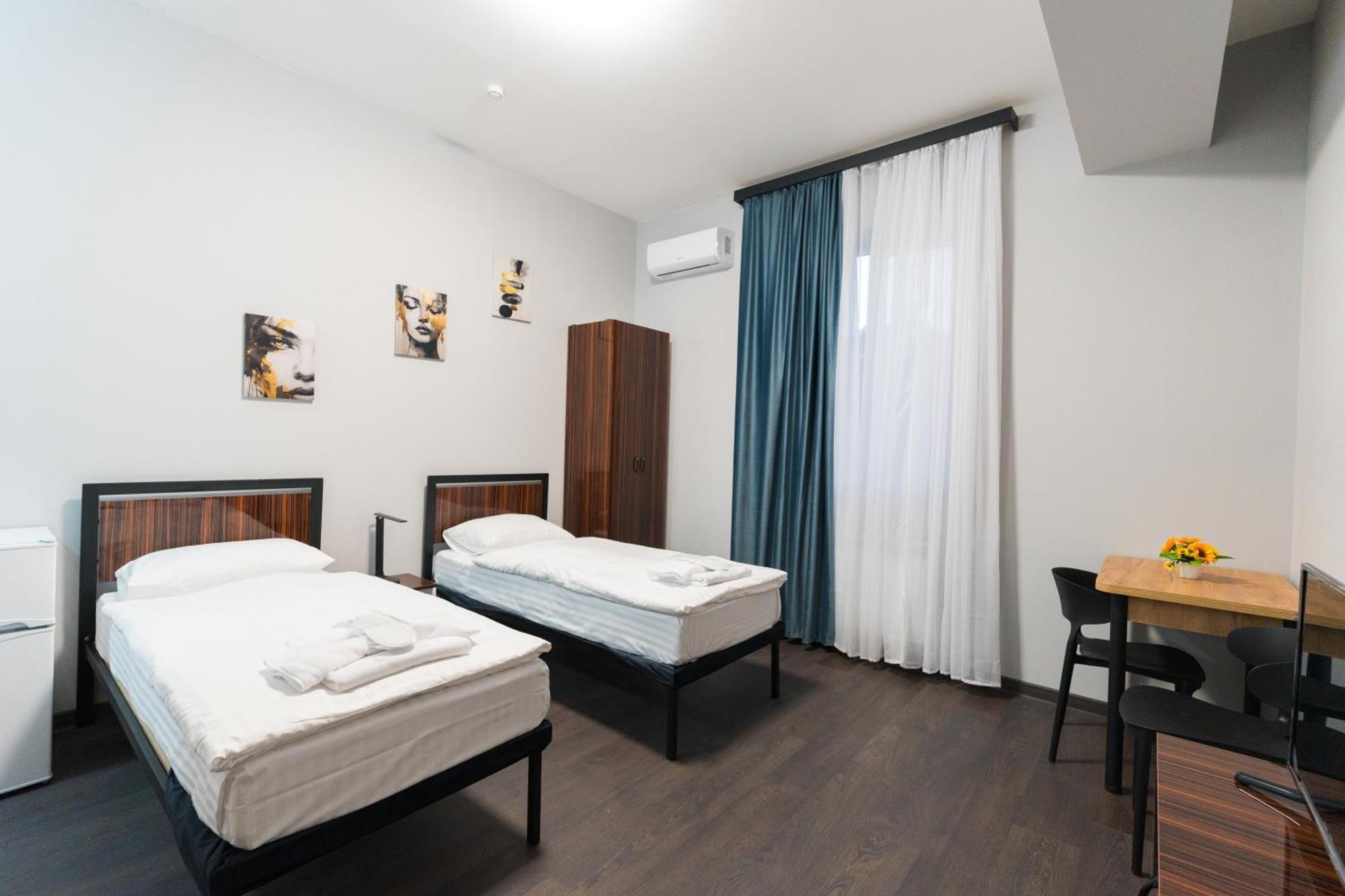 Gh Family Hotel Yerevan Ngoại thất bức ảnh